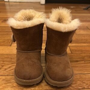 UGG Kids' Sheepskin Boots - Chestnut